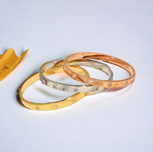 CloveLux™ Love Bracelet